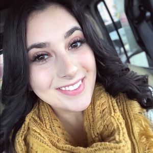 Meet your Posher, Anmarie